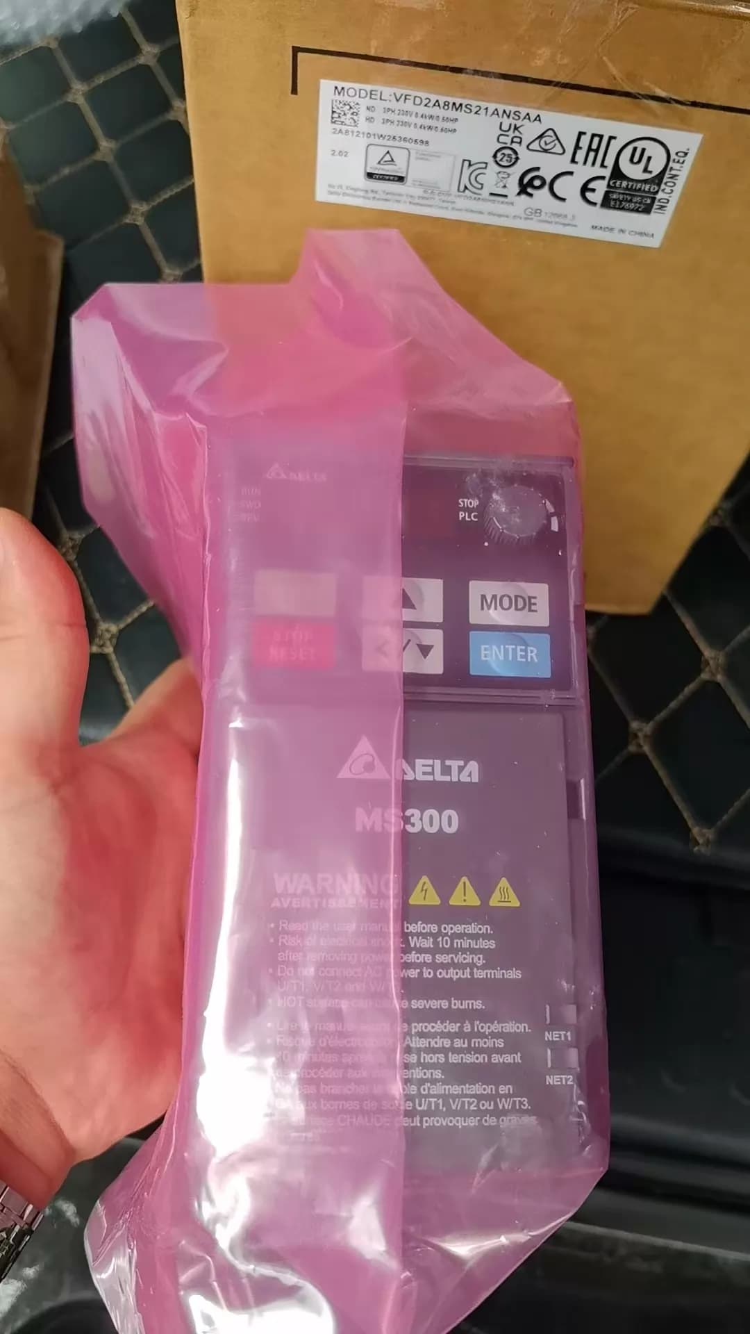 100% novo original e genuíno Delta 220V 0,4KW VFD2A8MS21ANSAA conversores de frequência Drive Servo Motor