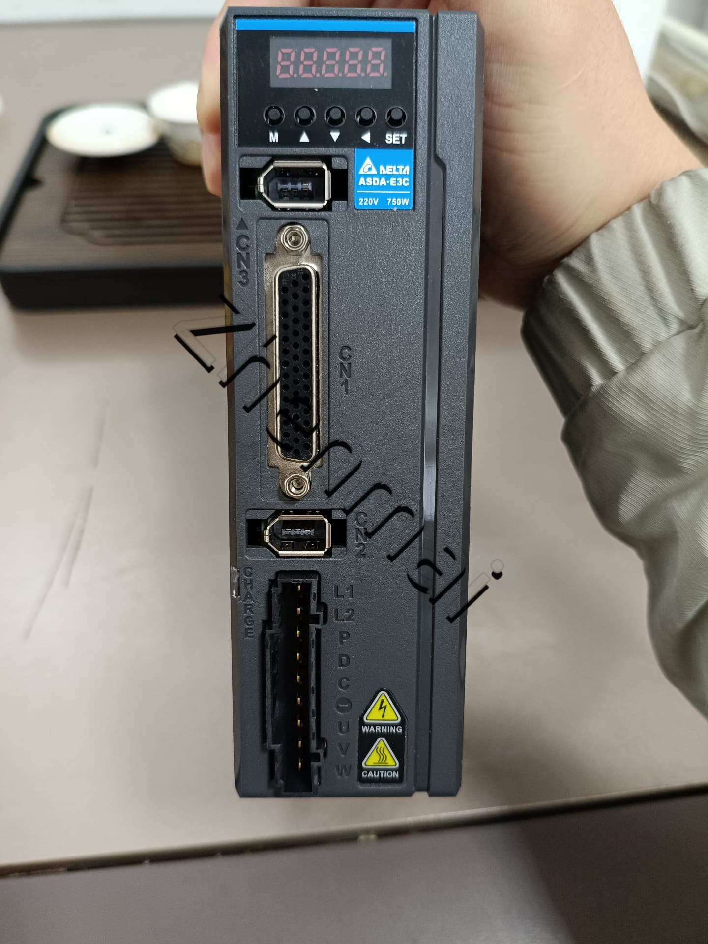 100% novo original e genuíno Delta ASD-E3-0721-L conversores de frequência Drive Servo Motor