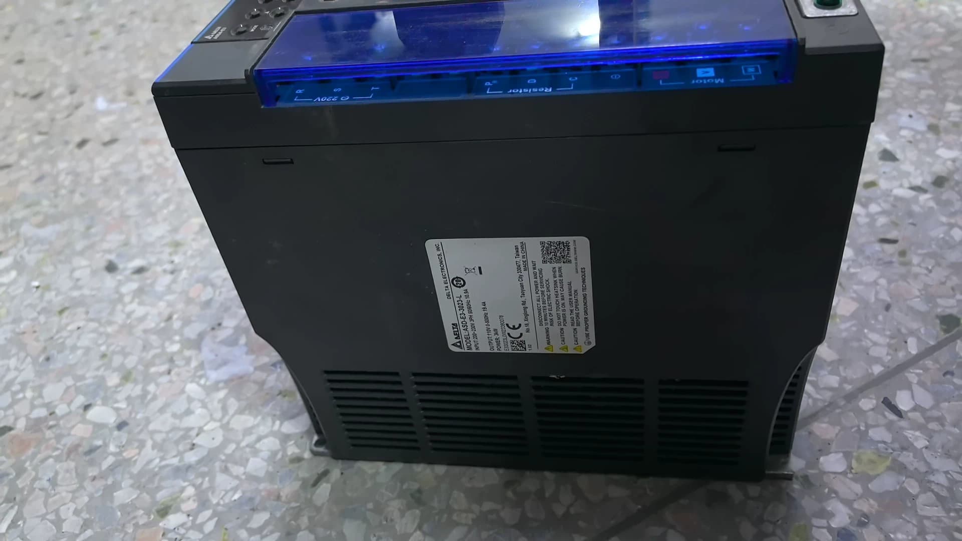 100% novo original e genuíno Delta ASD-E3-3023-L conversores de frequência Drive Servo Motor