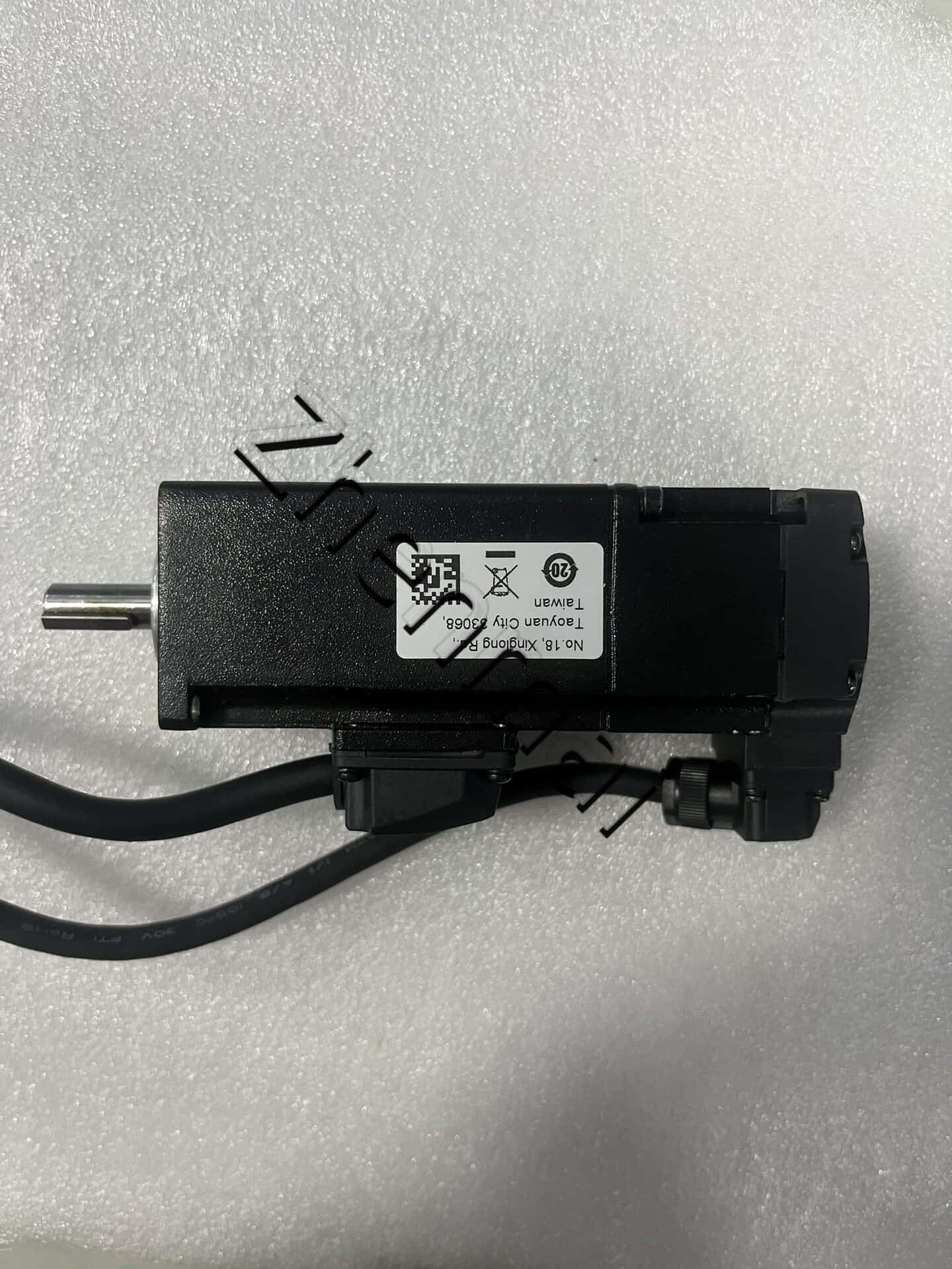 100% novo original e genuíno Delta ECM-B3L-C20401SS1 conversores de frequência Drive Servo Motor