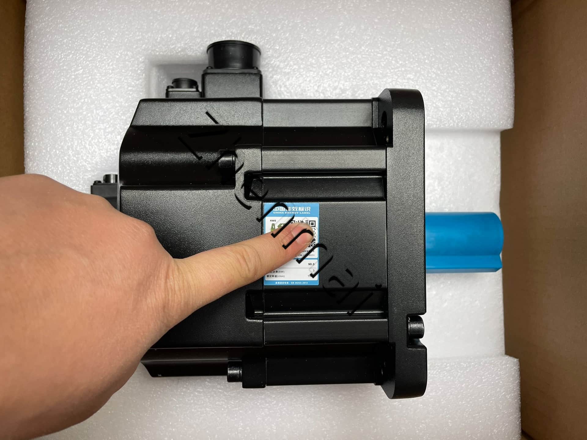100% novo original e genuíno Delta ECM-B3M-F21830SS1 conversores de frequência Drive Servo Motor