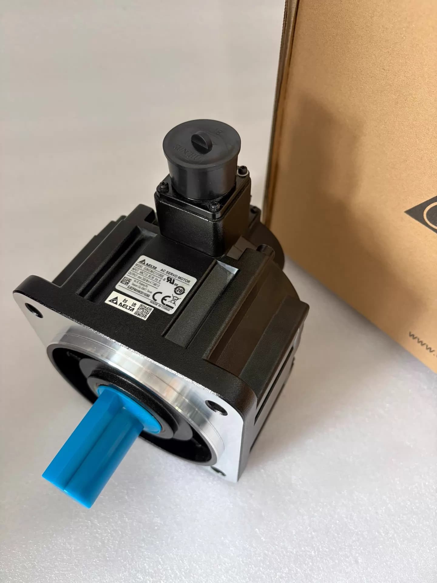 100% novo original e genuíno Delta ECM-E3M-E21310RSE conversores de frequência Drive Servo Motor