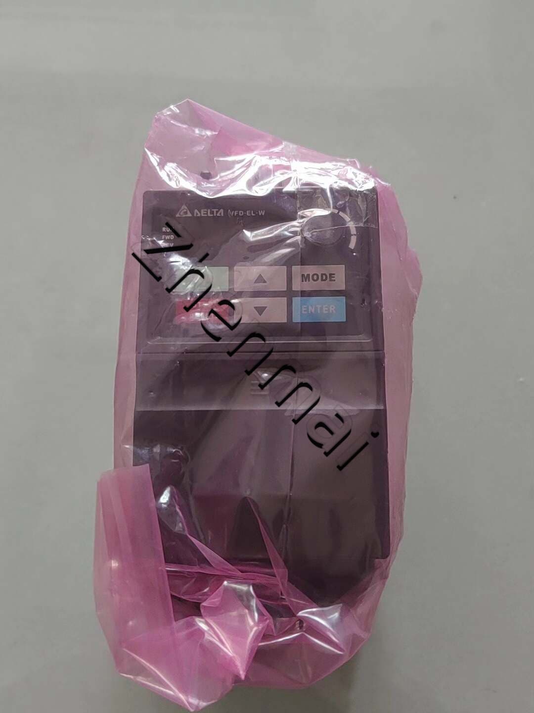 100% novo original e genuíno Delta VFD007EL43W Conversores de frequência Drive Servo Motor