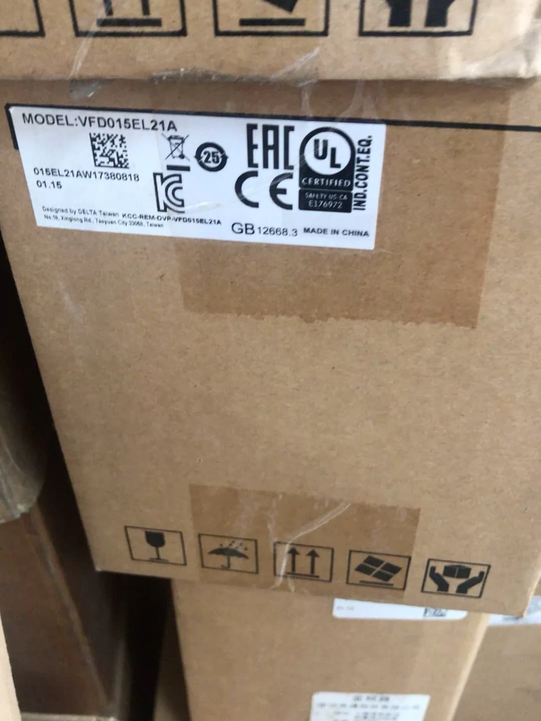 100% novo original e genuíno Delta VFD015EL21A conversores de frequência Drive Servo Motor