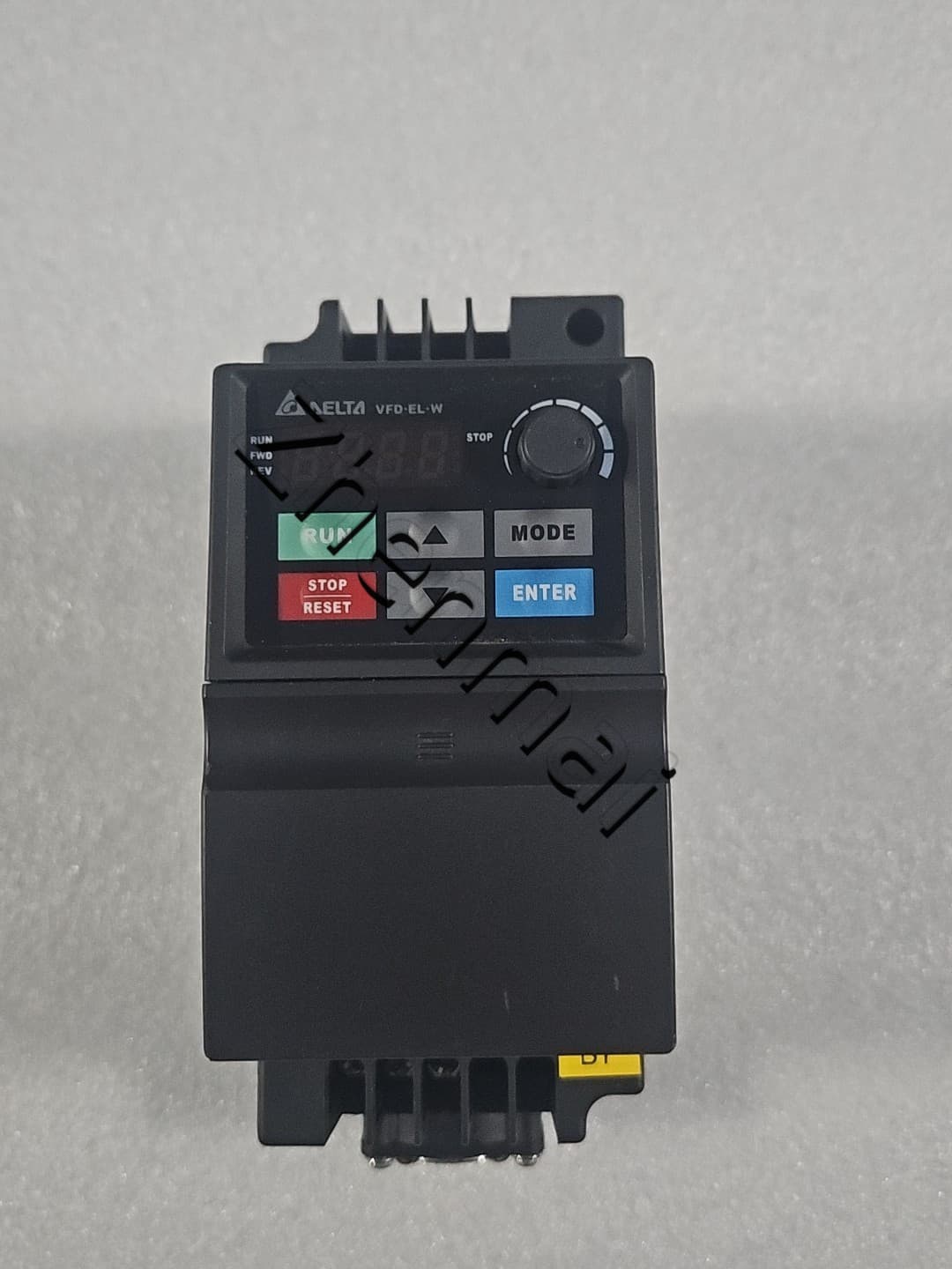 100% novo original e genuíno Delta VFD015EL43W conversores de frequência Drive Servo Motor