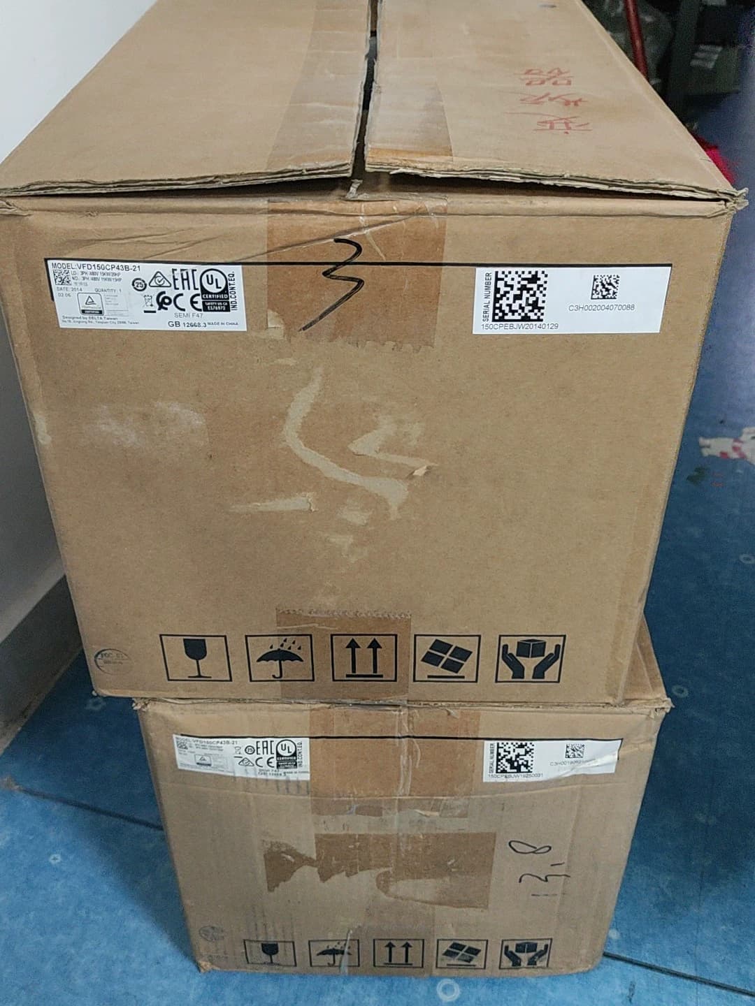 100% novo, original e genuíno Delta VFD150CP43B-21 380V15KW conversores de frequência Drive Servo Motor