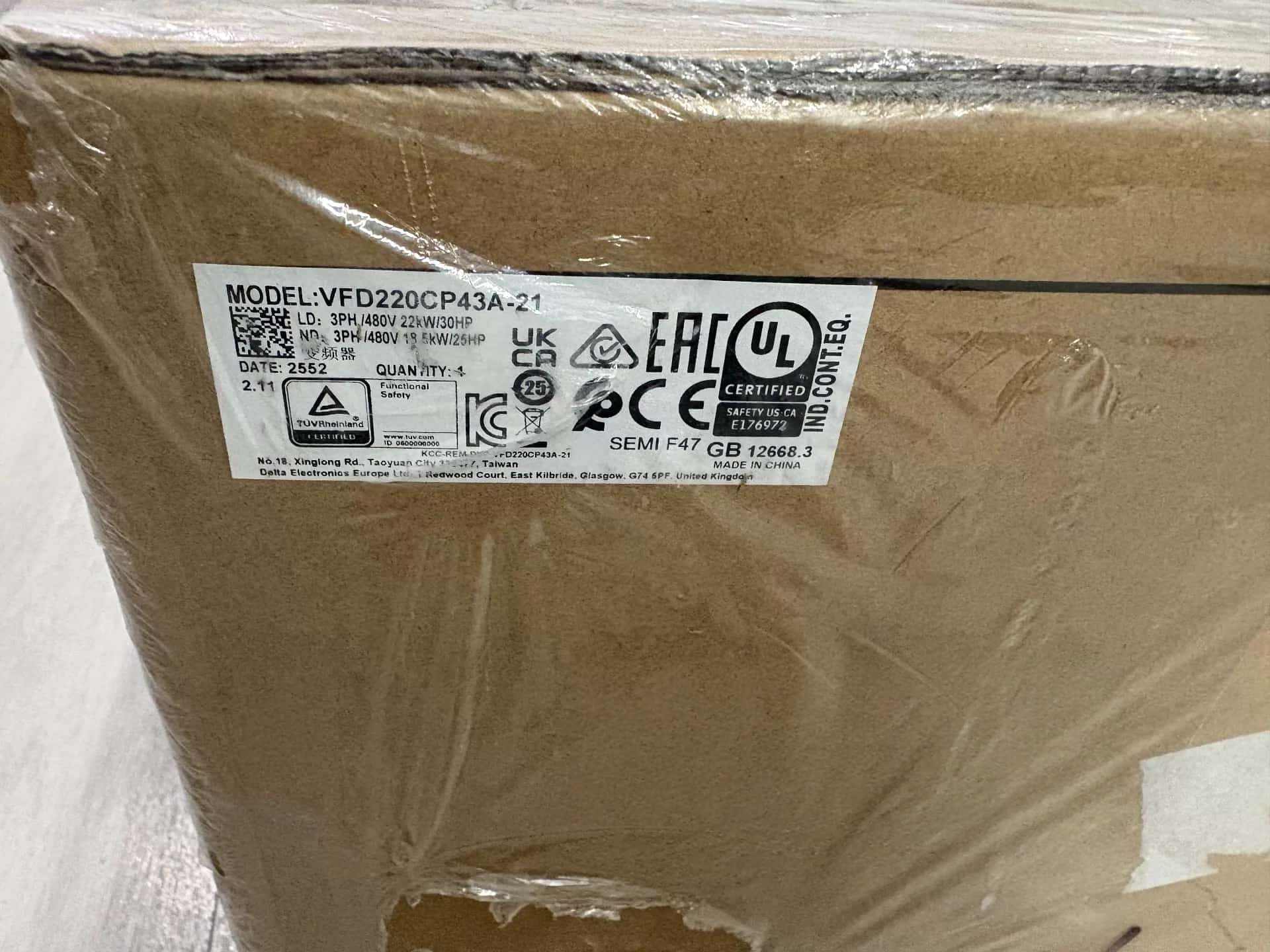 100% novo, original e genuíno Delta VFD220CP43A-21 380V22KW conversores de frequência Drive Servo Motor
