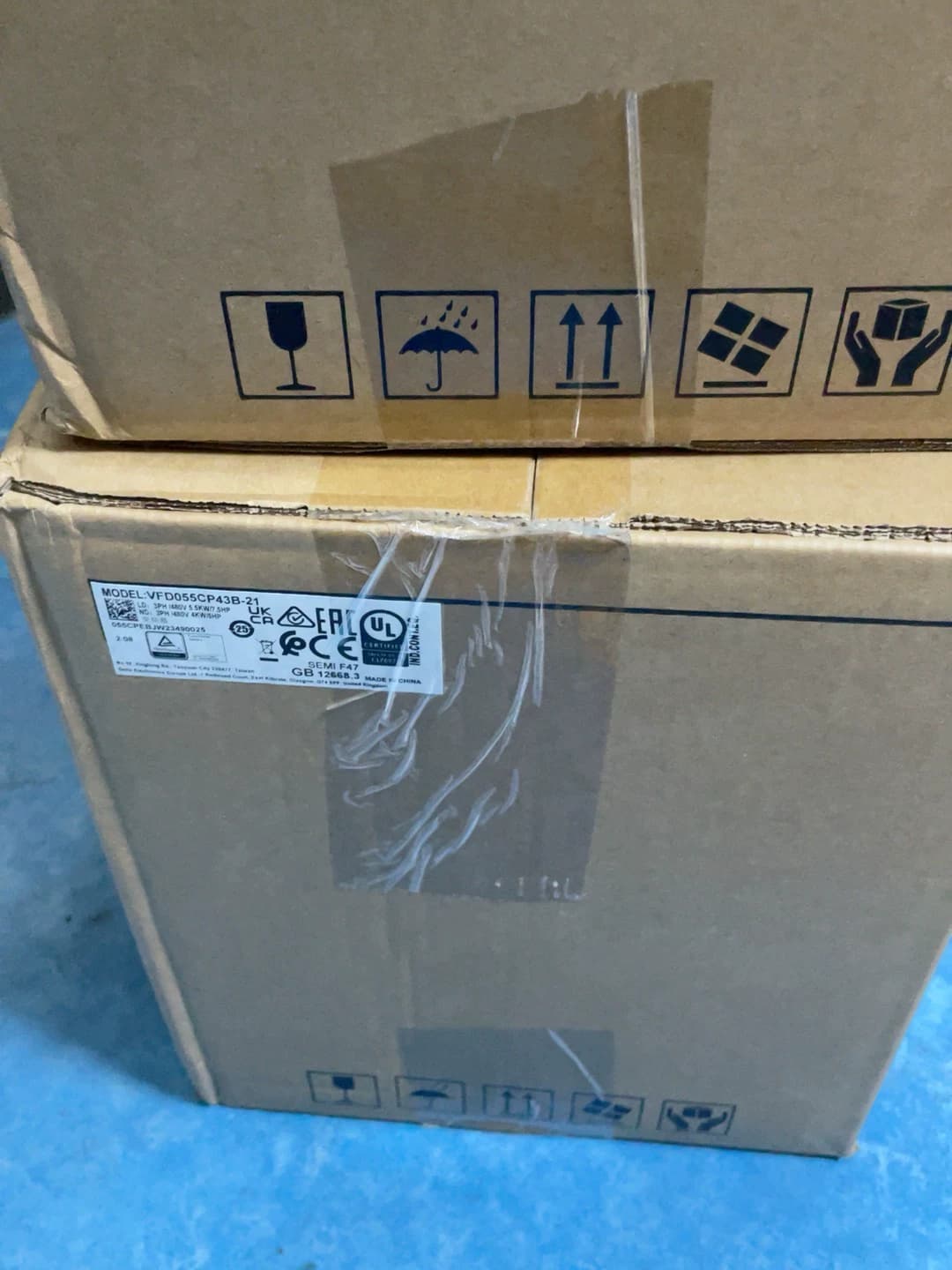 100% novo, original e genuíno DeltaVFD055CP43B-21 380V 5.5KW conversores de frequência Drive Servo Motor