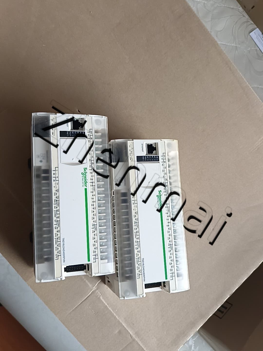100% novo, original e genuíno Schneider TM218LDA40DRPHN Conversores de frequência, disjuntores, contatores, dispositivos de proteção