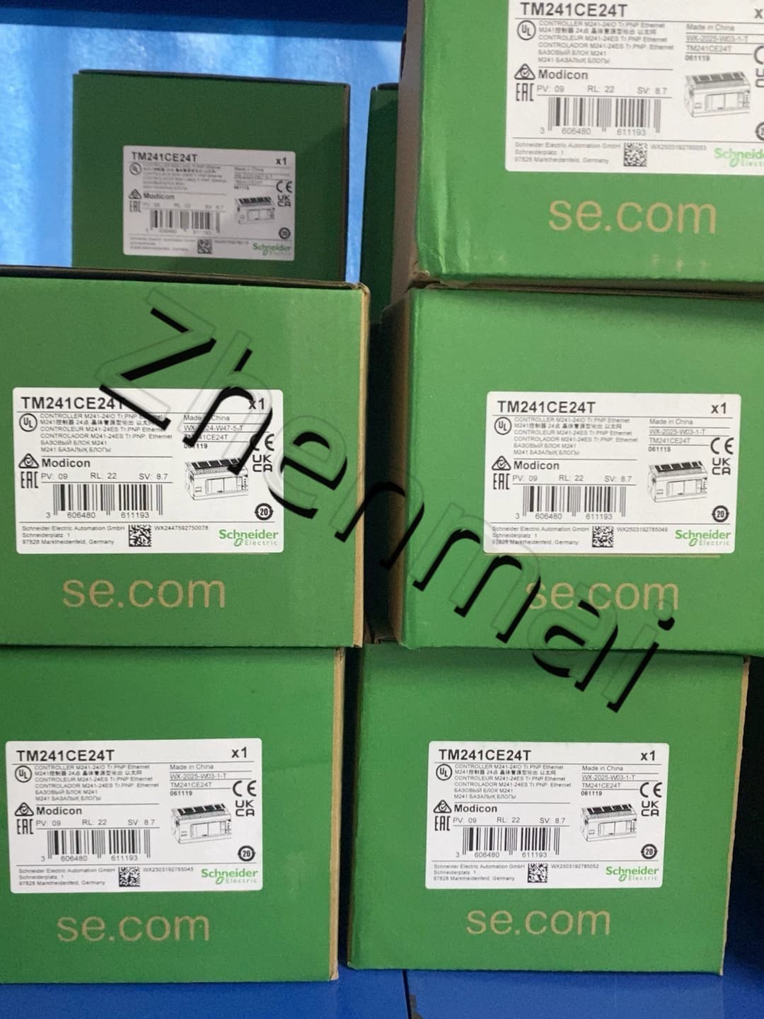 100% novo, original e genuíno Schneider TM241CE24T Conversores de frequência, disjuntores, contatores, dispositivos de proteção