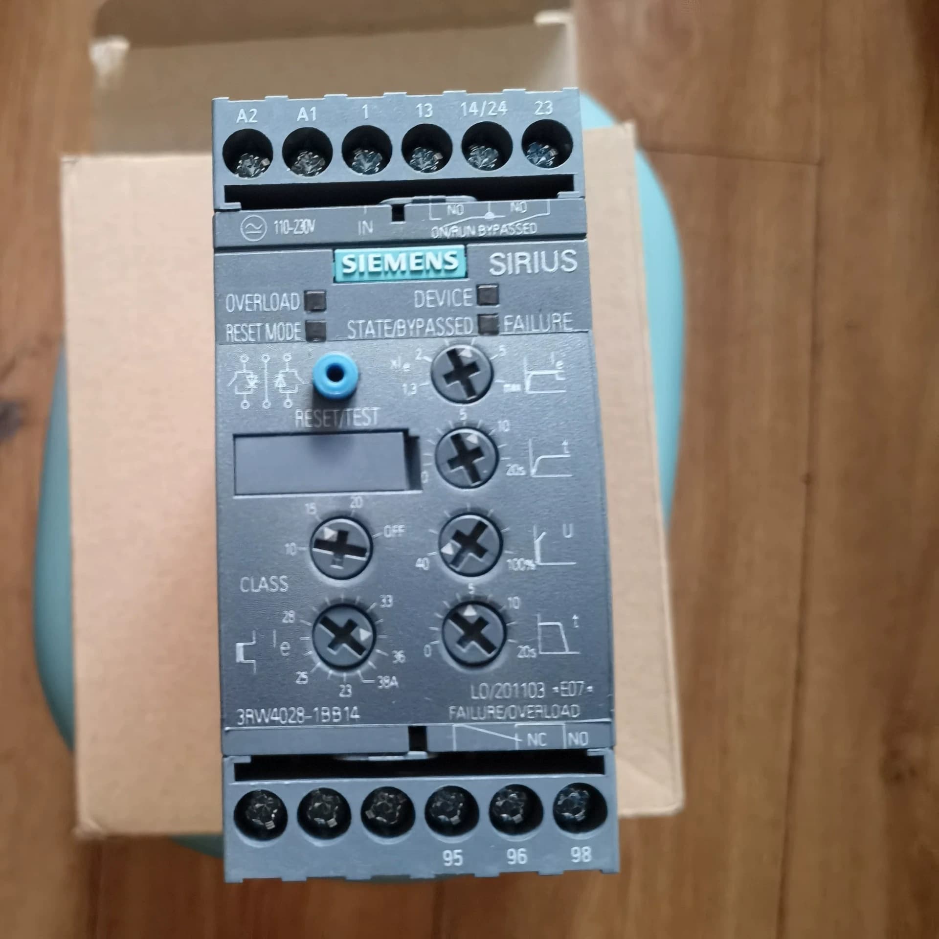 Siemens 3RW4028-1BB14 Soft Starter SIRIUS SOFT STARTER novo, genuíno e direto da fábrica