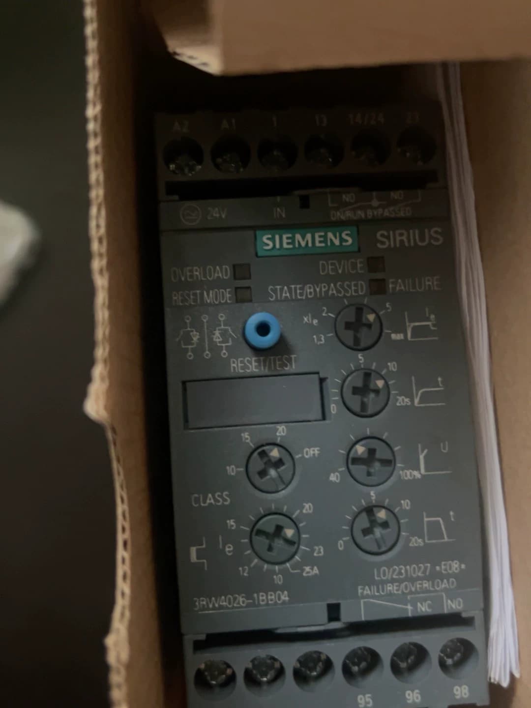 Siemens 3RW4036-1BB15 Soft Starter SIRIUS SOFT STARTER novo, genuíno e direto da fábrica