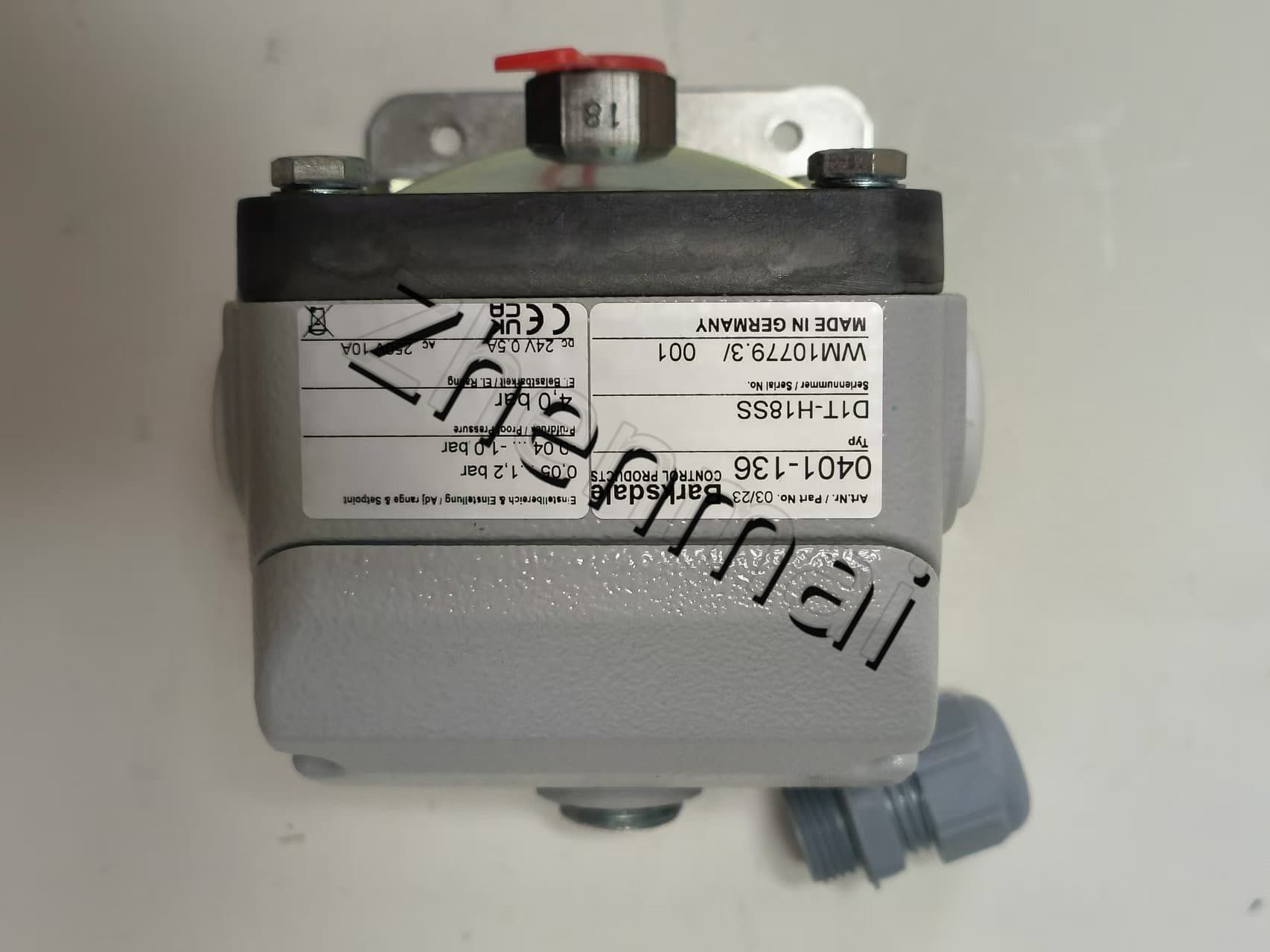 Brand New Original Barksdale 0401-136 D1T-H18SS sensor de pressão interruptor de nível interruptor de fluxo interruptor de pressão transporte rápido