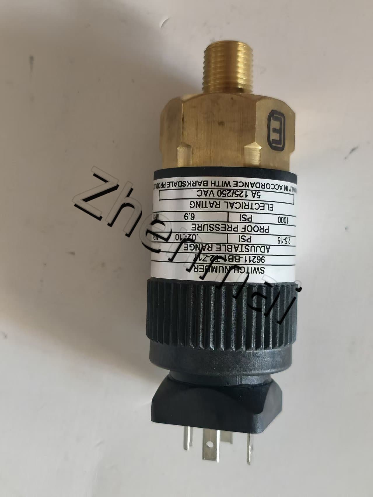 Brand New Original Barksdale 96211-BB1-T2-Z17 sensor de pressão interruptor de nível interruptor de fluxo interruptor de pressão transporte rápido