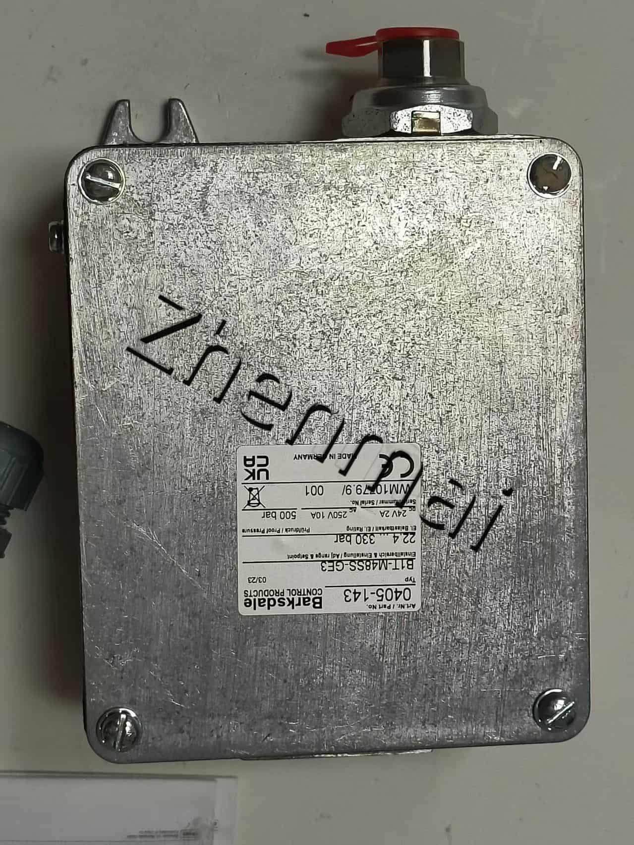 Brand New Original Barksdale B1T-M48SS-GE3 0405-143 Sensor de pressão interruptor de nível interruptor de fluxo interruptor de pressão transporte rápido