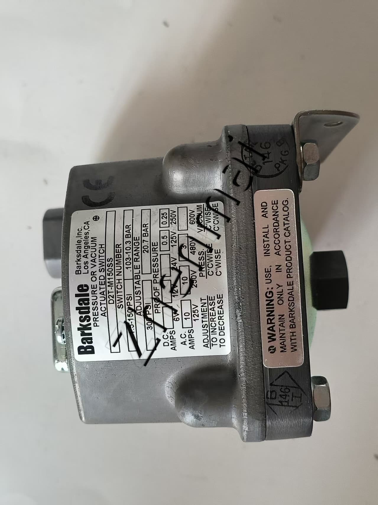 Brand New Original Barksdale D2T-M150SS sensor de pressão interruptor de nível interruptor de fluxo interruptor de pressão transporte rápido