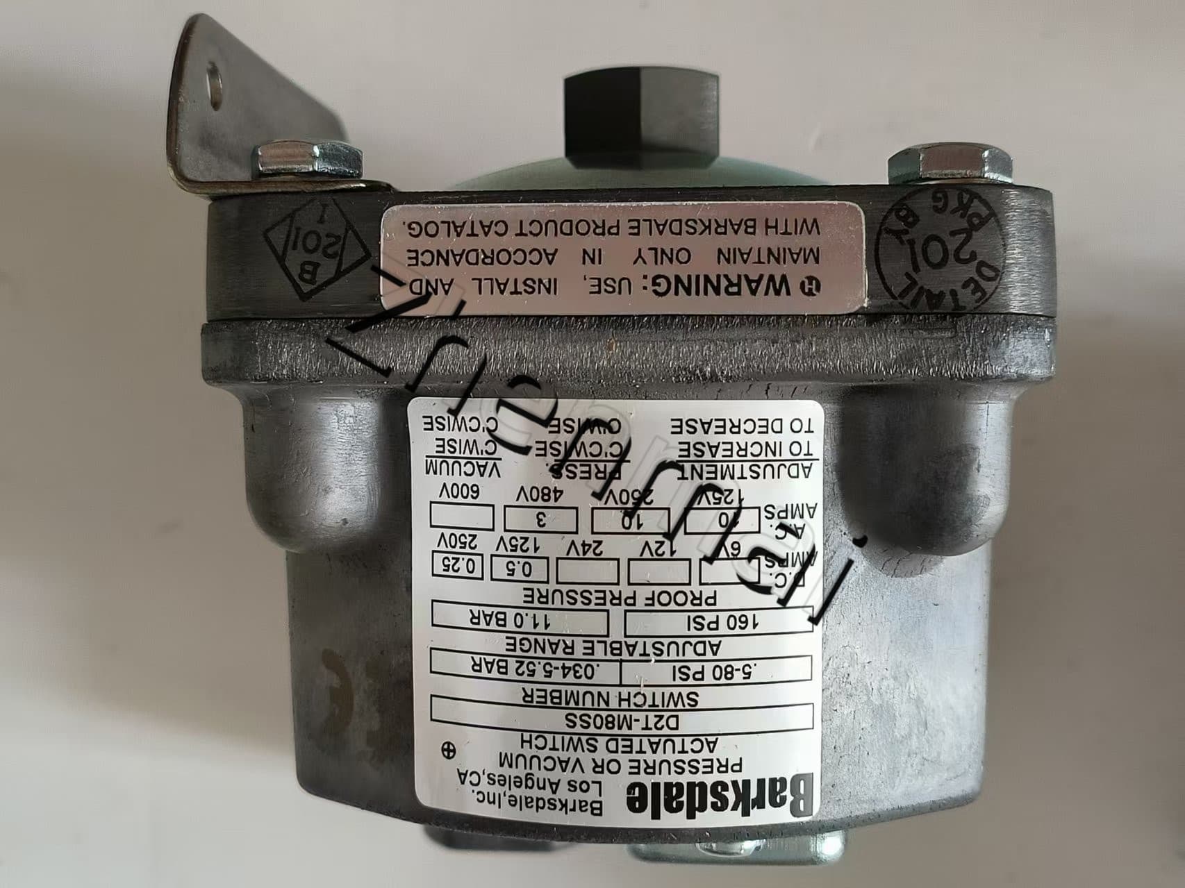Brand New Original Barksdale D2T-M80SS sensor de pressão interruptor de nível interruptor de fluxo interruptor de pressão transporte rápido