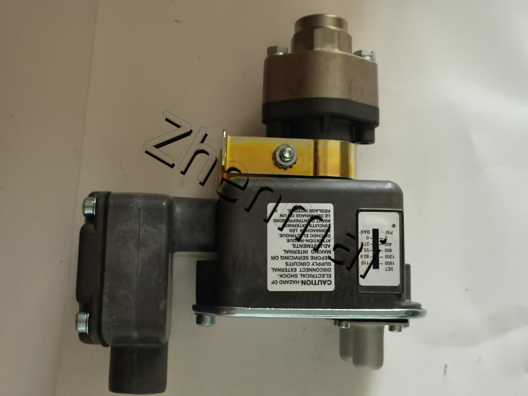 Brand New Original Barksdale TC9622-2 sensor de pressão interruptor de nível interruptor de fluxo interruptor de pressão transporte rápido