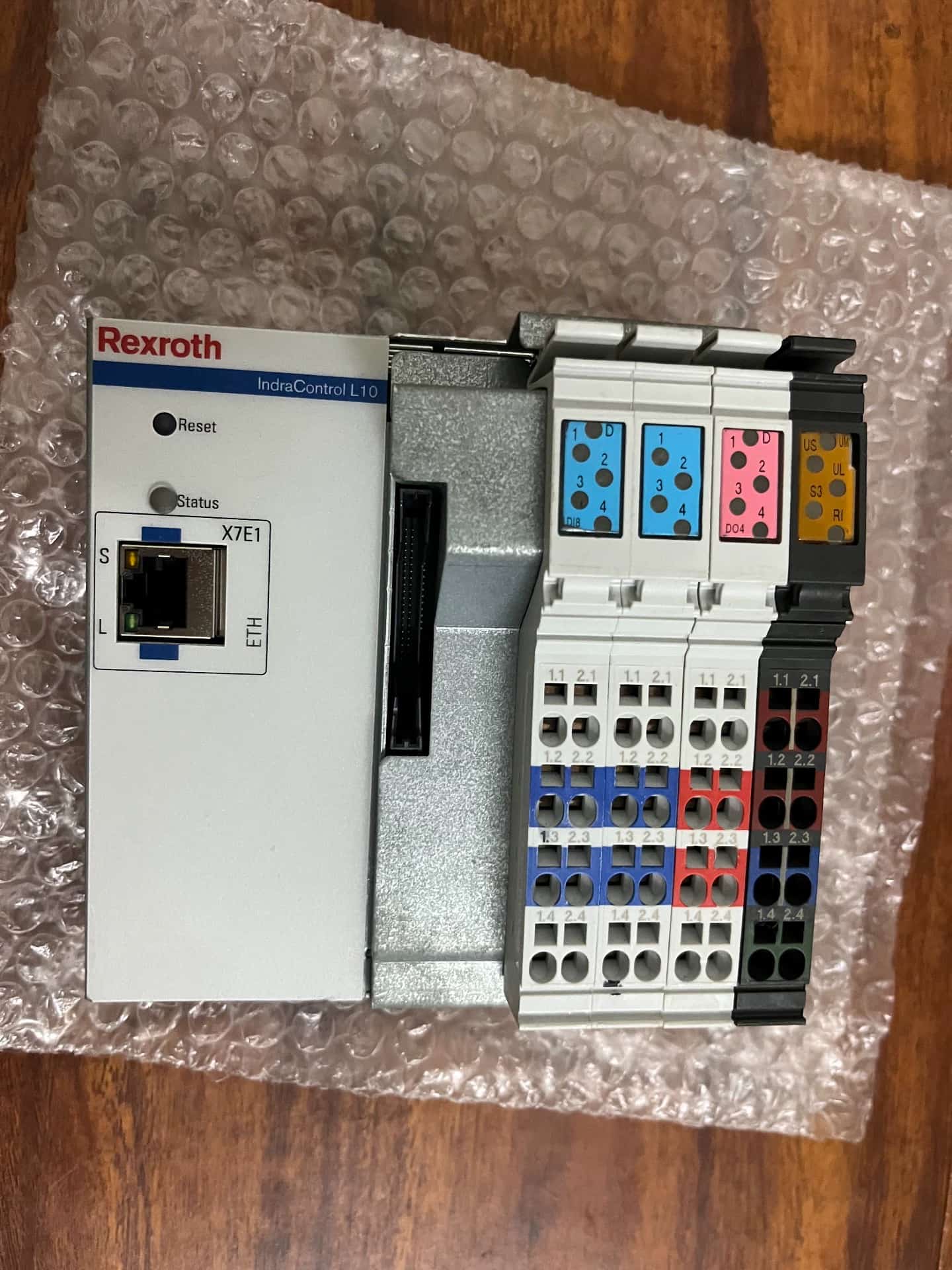 Brand New Original Bosch Rexroth Servo drive CML10.1-NN-210-NB-NNNN-NW Servo Motor Transporte Rápido