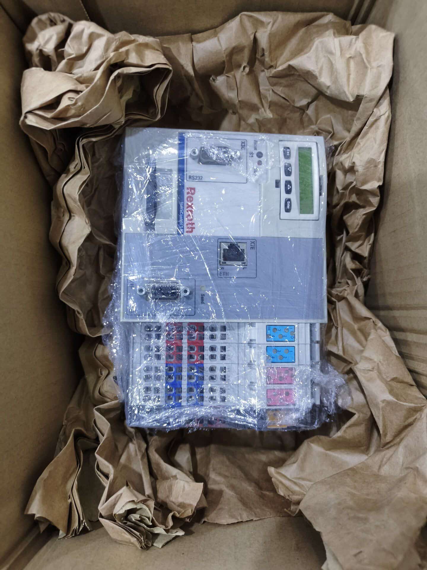 Brand New Original Bosch Rexroth Servo drive CML40.2-NP-330-NA-NNNN-NW Servo Motor Transporte Rápido