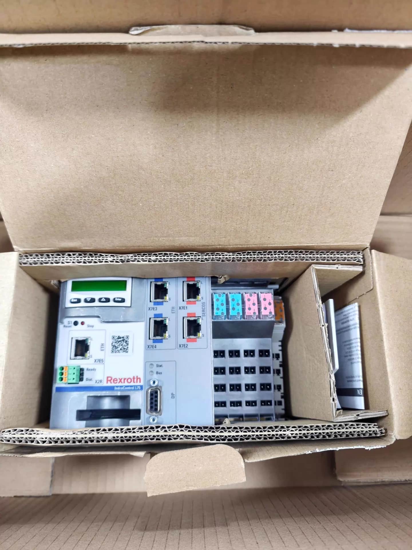 Brand New Original Bosch Rexroth Servo drive CML75.1-3P-900-NA-NNNN-NW Servo Motor Transporte Rápido
