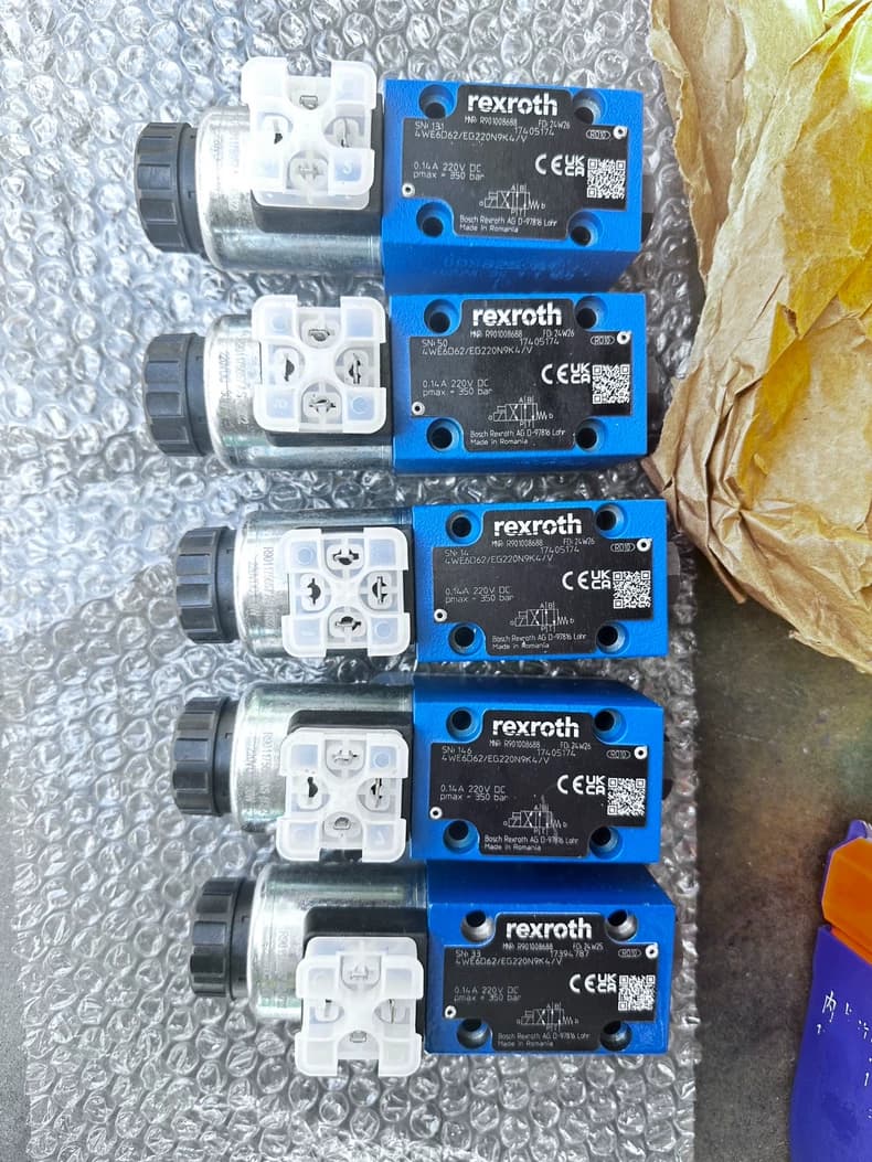 Brand New Original Bosch Rexroth Servo drive DBEE6-2X/315G24K31A1M Servo Motor Transporte Rápido