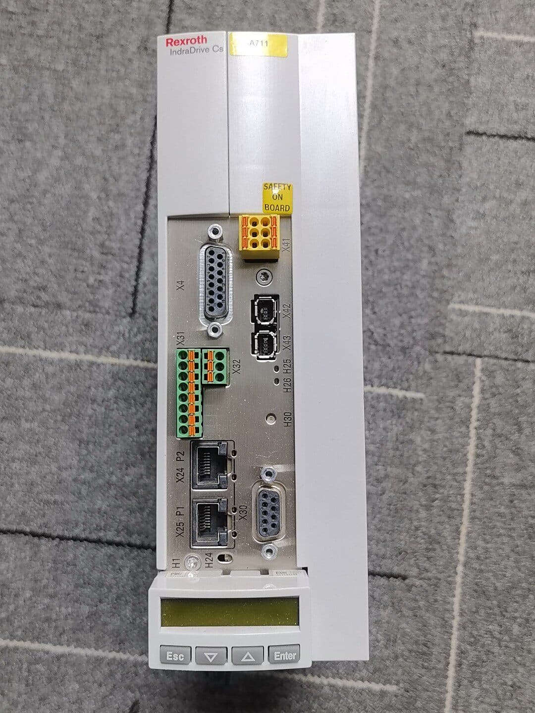 Brand New Original Bosch Rexroth Servo drive HCS01.1E-W0018-A-03-B-ET-EC-EP-S4-NN-FW Servo Motor Transporte Rápido