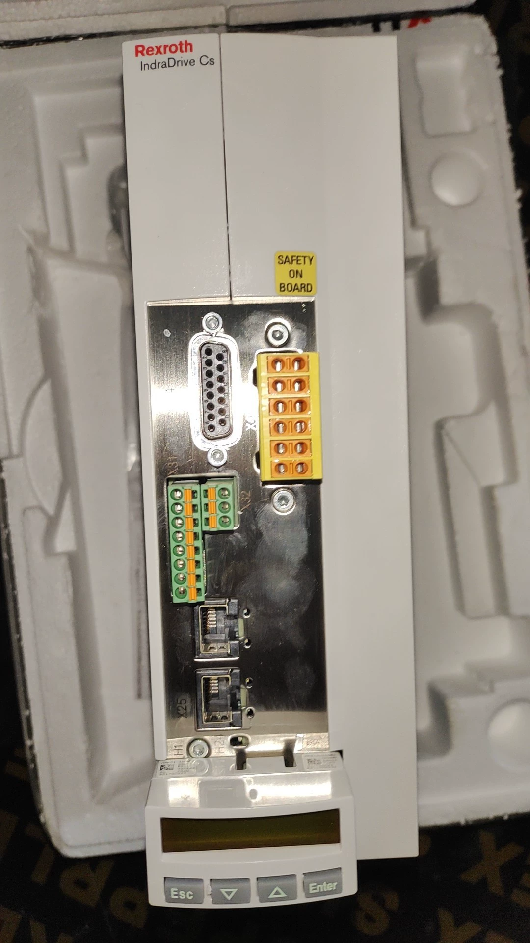 Brand New Original Bosch Rexroth Servo drive HCS01.1E-W0018-A-03-B-ET-EC-NN-FU Servo Motor Transporte Rápido