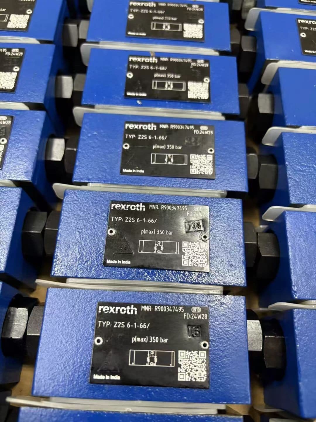 Brandnew original bosch rexroth servo drive válvula proporcional 4wra6w30-2x/g24k4/v servo motor transporte rápido