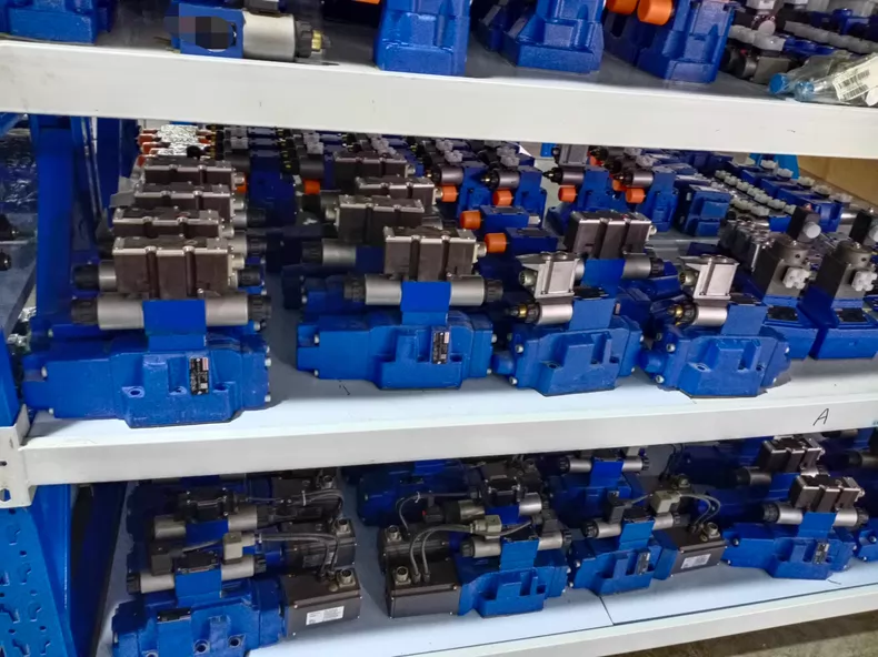 Brandnew original bosch rexroth servo drive válvula proporcional 4wrz25w8-325-7x/6eg24n9k4/d3m servo motor transporte rápido