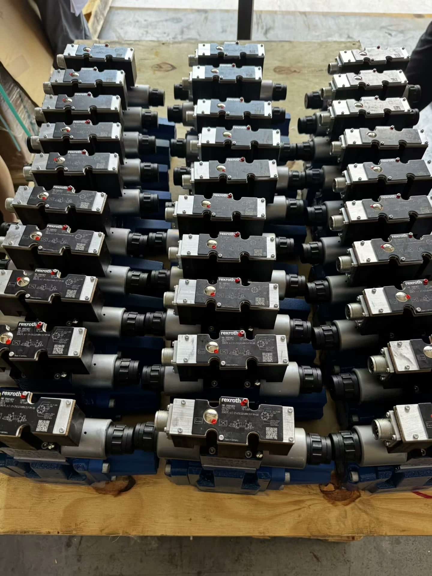 Brandnew original bosch rexroth servo drive válvula proporcional DBETX-1X/315g24-25nz4m servo motor transporte rápido