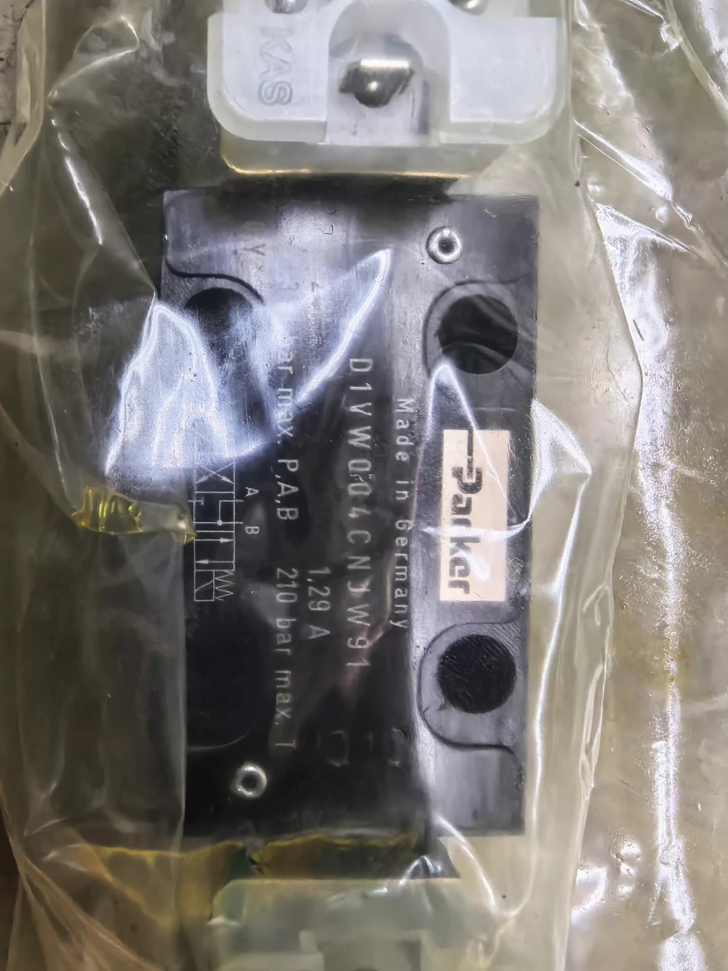 Novo original parker d1vw004cnjw91 servo drives unidades de frequência variável controladores de servo motores envio rápido