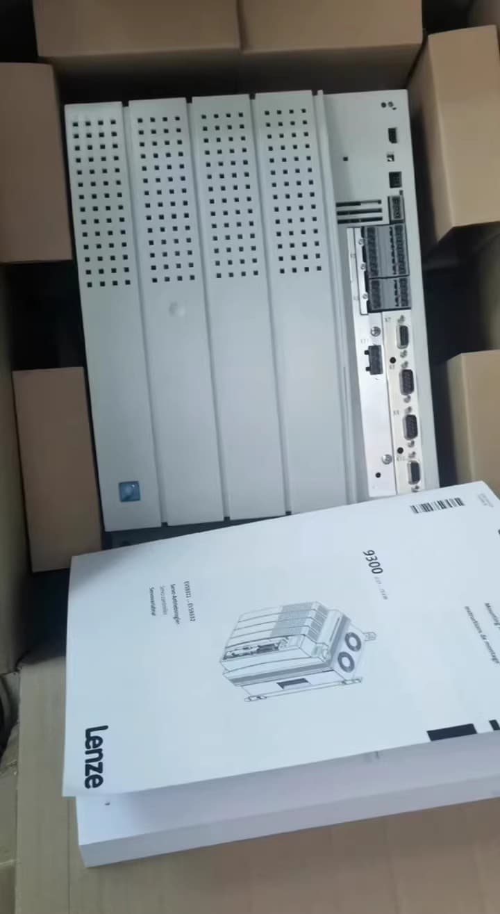 Novo módulo de E/S industrial Lenze E82ZAFAC genuíno FedEx DHL envio rápido