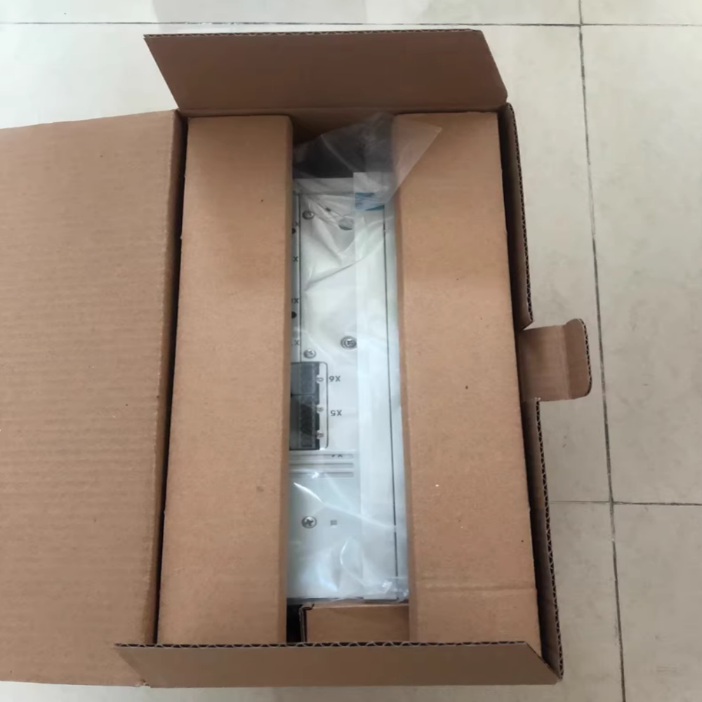 Novo módulo de E/S industrial Lenze E82ZAFAC010 genuíno FedEx DHL envio rápido