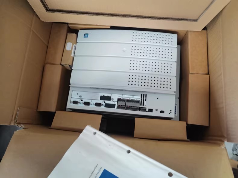 Novo módulo de E/S industrial Lenze E94AMSE0134 genuíno FedEx DHL envio rápido