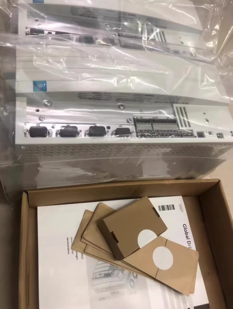 Novo módulo de E/S industrial Lenze E94ASHE0174 genuíno FedEx DHL envio rápido