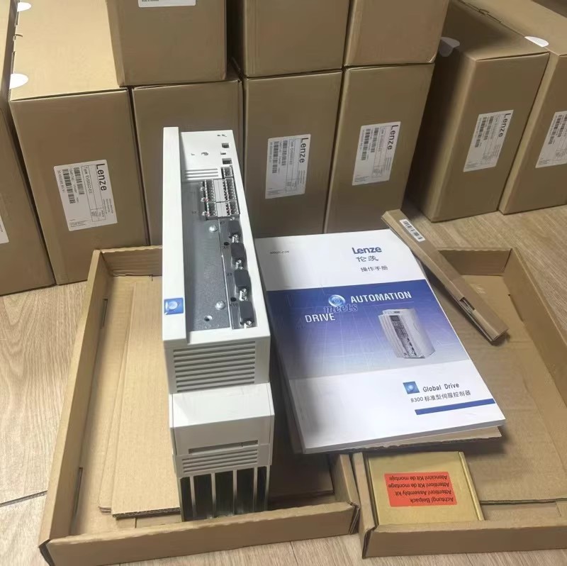 Novo módulo de E/S industrial Lenze EVS9331-EV genuíno FedEx DHL envio rápido