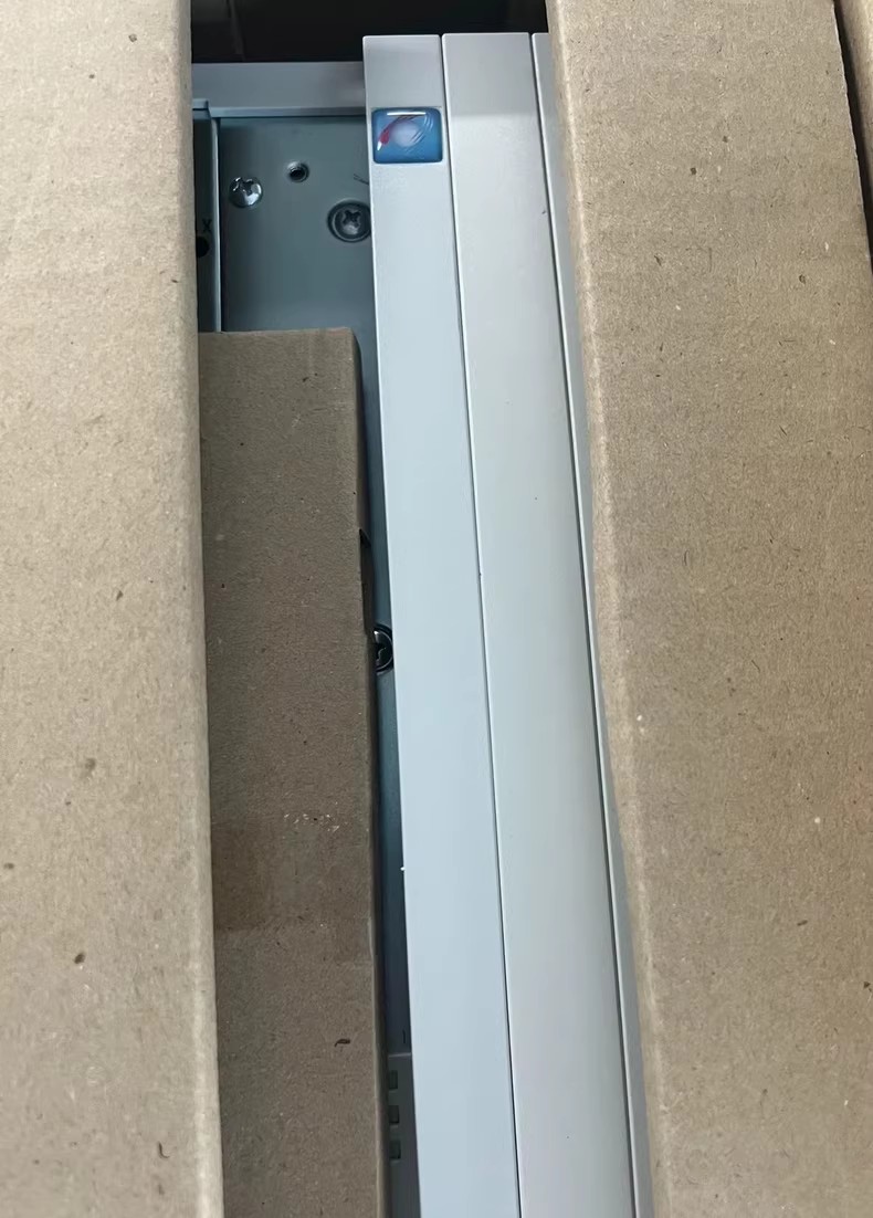 Novo módulo de E/S industrial Lenze IE82EV223-4B201 genuíno FedEx DHL envio rápido