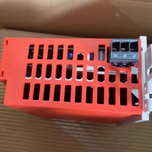SEW EURODRIVE MC07B0011-5A3-4-00 Inversor de frequência